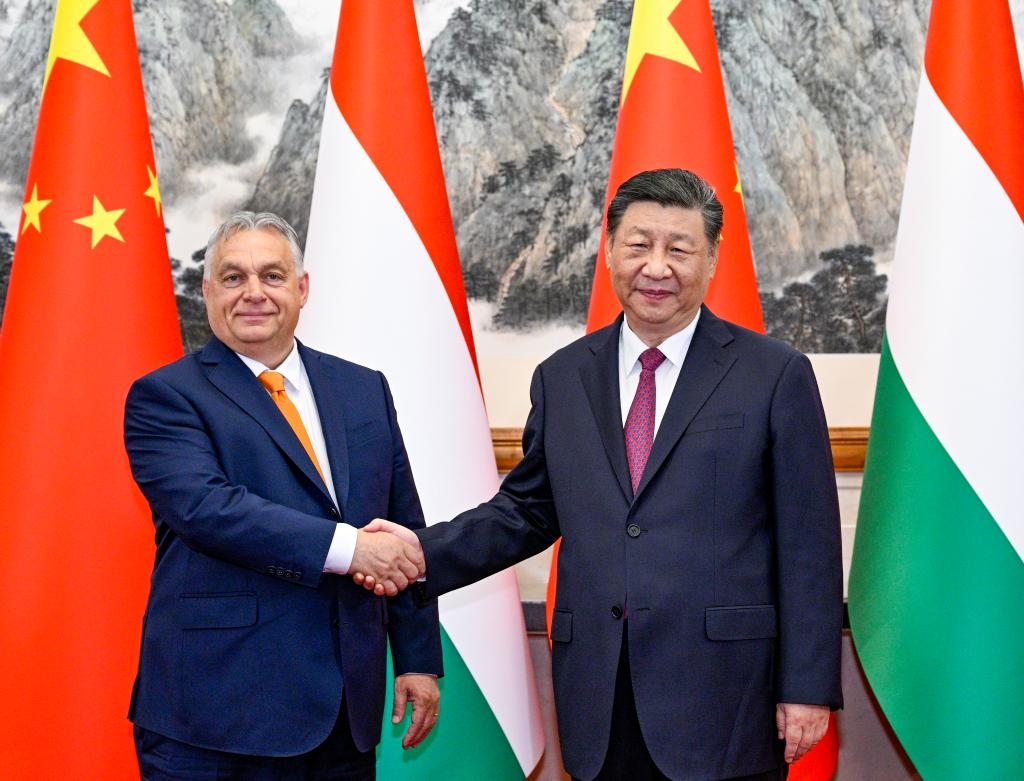 Thủ tướng Hungary Viktor Orban và Chủ tịch Trung Quốc Tập Cận Bình