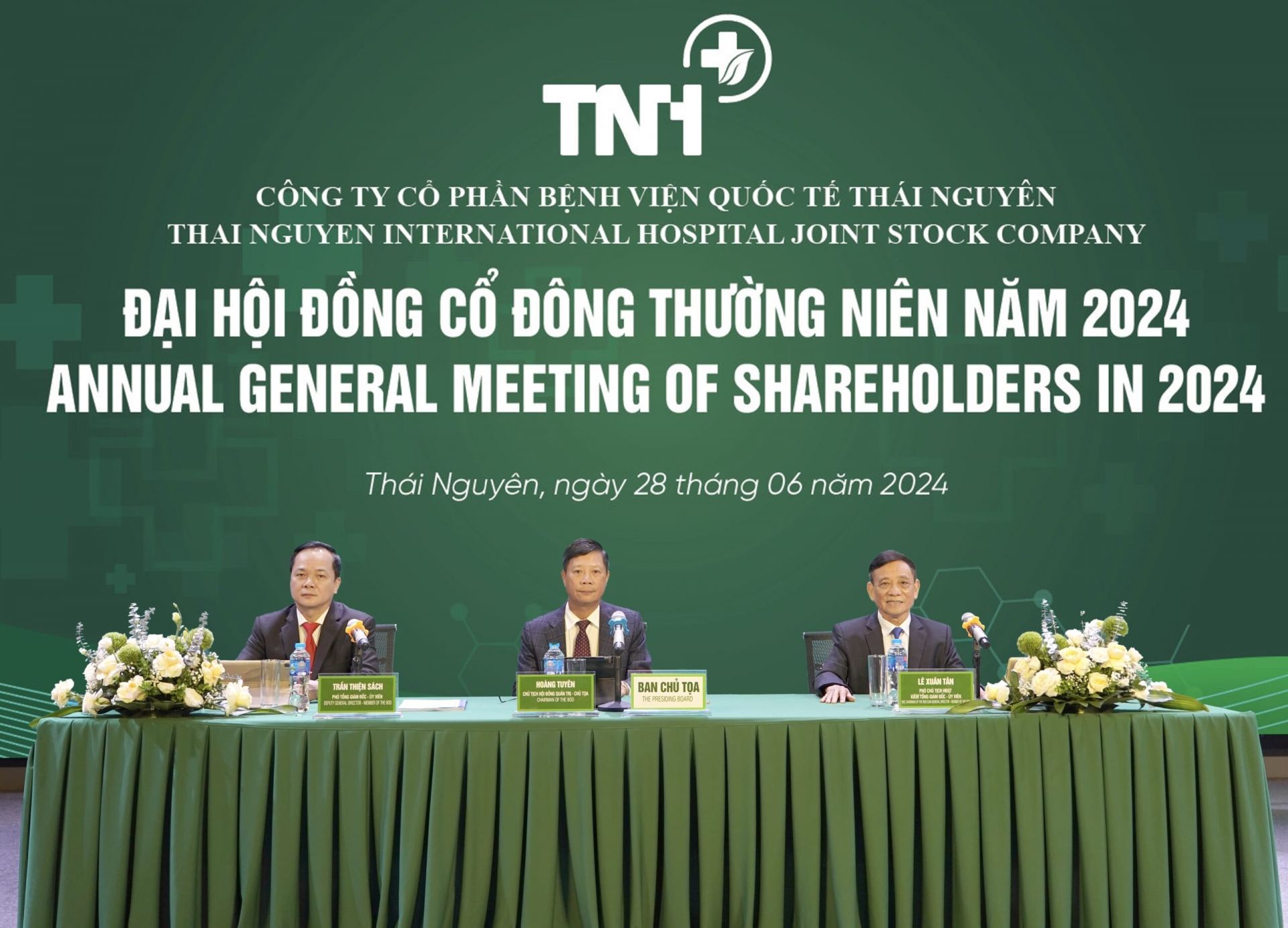 TNH tiếp tục gia hạn khoản vay với lãnh đạo công ty