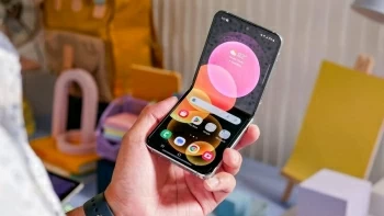 Samsung ra mắt Galaxy Z Fold 6 và Z Flip 6 'đấu' với Apple