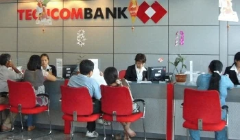 Tăng mạnh chi phí dự phòng, Techcombank vẫn lãi lớn trong nửa đầu năm