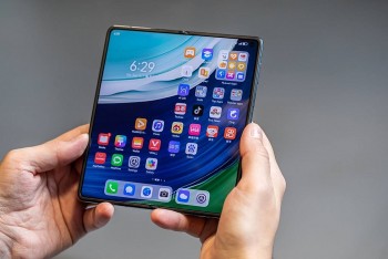 Huawei sắp ra mắt smartphone gập ba