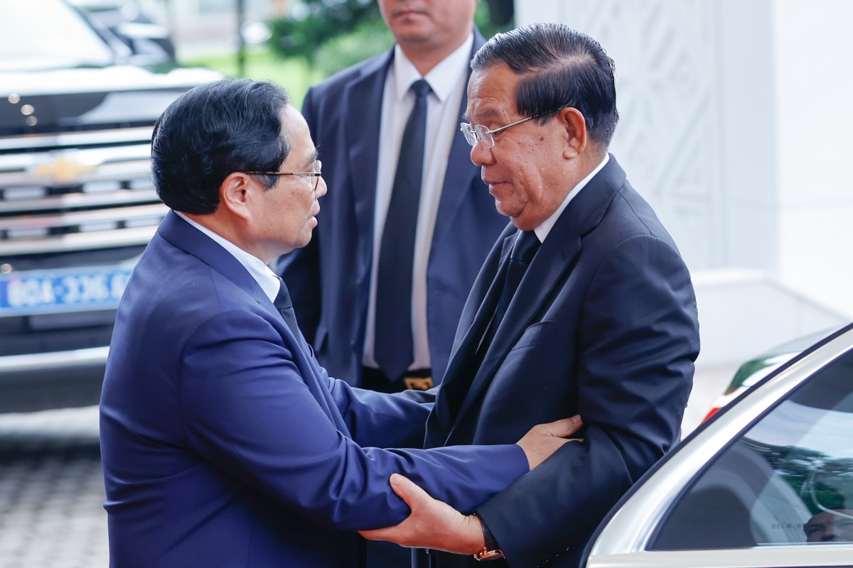 Thủ tướng Phạm Minh Chính gặp Chủ tịch Đảng Nhân dân Campuchia, Chủ tịch Thượng viện Hun Sen