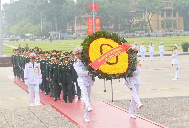 Lãnh đạo Đảng, Nhà nước viếng Chủ tịch Hồ Chí Minh và tưởng niệm các anh hùng liệt sĩ