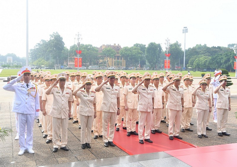 Lãnh đạo Đảng, Nhà nước viếng Chủ tịch Hồ Chí Minh và tưởng niệm các anh hùng liệt sĩ