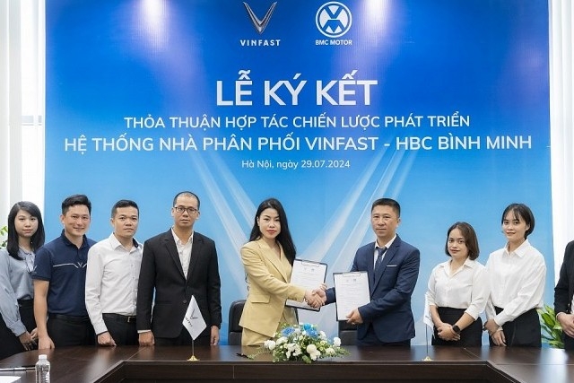 VinFast hợp tác phát triển hệ thống nhà phân phối với HBC Bình Minh