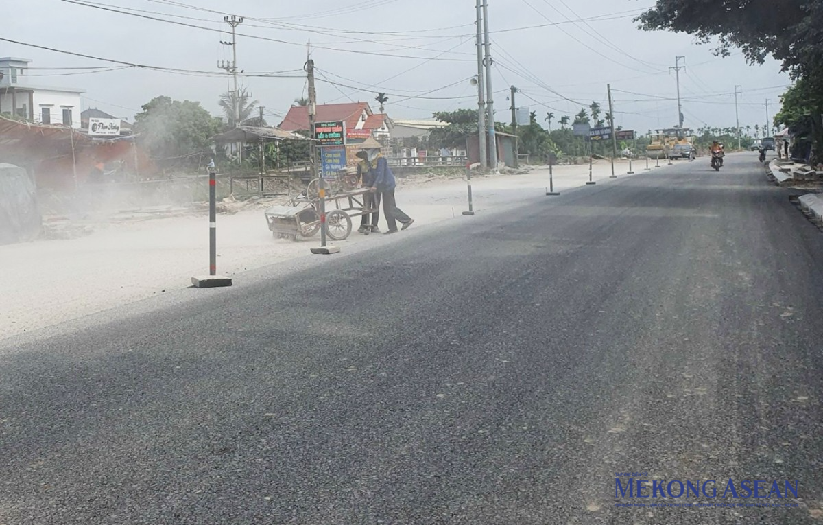 7 tháng đầu năm 2024, tổng vốn đầu tư thuộc nguồn vốn ngân sách nhà nước do địa phương quản lý trên địa bàn tỉnh Hải Dương ước đạt 2.310 tỷ đồng. Trong ảnh: Dự án cải tạo nâng cấp Đường tỉnh 390 đoạn từ cầu Hợp Thanh đến cầu Quang Thanh, huyện Thanh Hà.