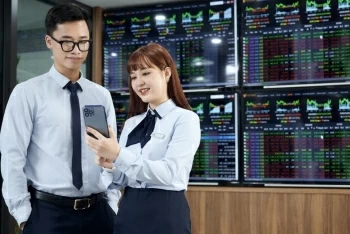 VFS: 'VN-Index hụt hơi trước vùng kháng cự 1.300 điểm nhịp điều chỉnh chưa kết thúc'