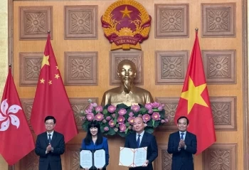 Việt Nam và Hong Kong ký MOU về hợp tác xúc tiến thương mại