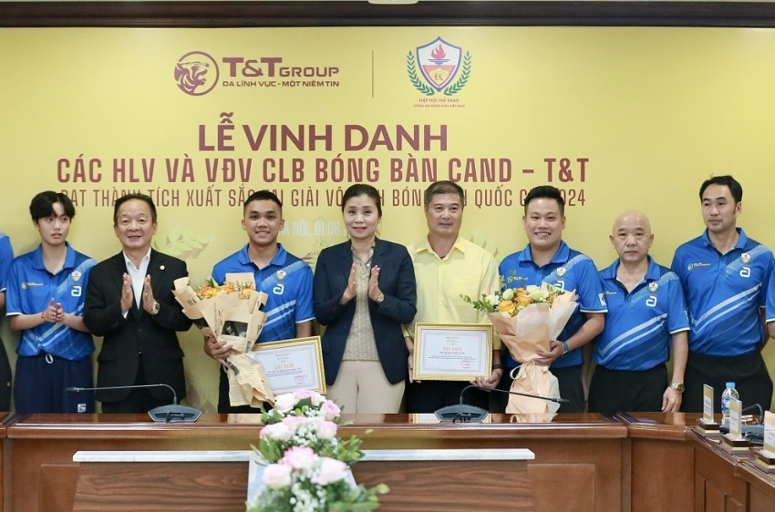 CLB Bóng bàn CAND - T&T nhận thưởng sau thành tích xuất sắc ở các giải quốc gia