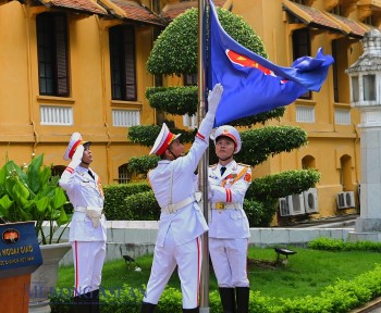 Lễ thượng cờ tại Hà Nội kỷ niệm 57 năm Ngày thành lập ASEAN