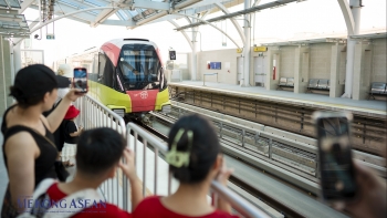 Metro Nhổn - ga Hà Nội đón hơn 34.000 lượt khách trong ngày đầu vận hành