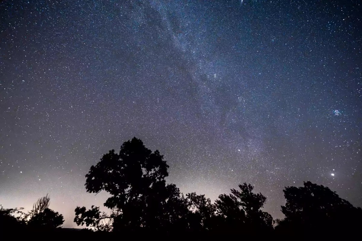 Hình ảnh mưa sao băng Perseid tại nhiều nơi trên thế giới