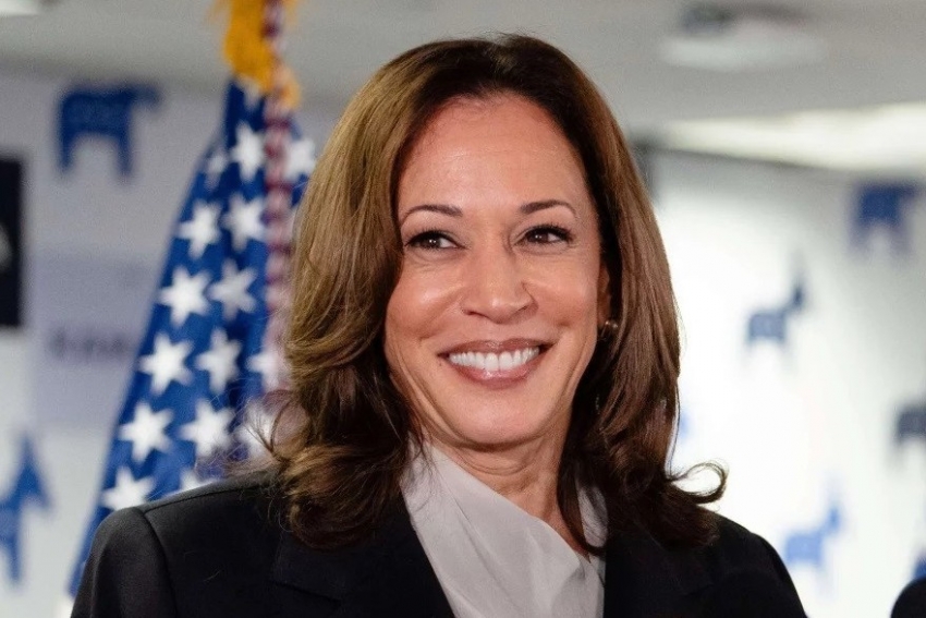 Chiến dịch tranh cử của bà Kamala Harris huy động được số tiền kỷ lục