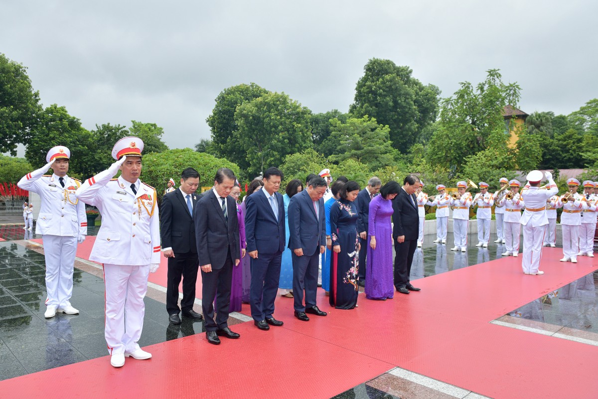 Lãnh đạo Đảng, Nhà nước vào Lăng viếng Chủ tịch Hồ Chí Minh nhân dịp Quốc khánh