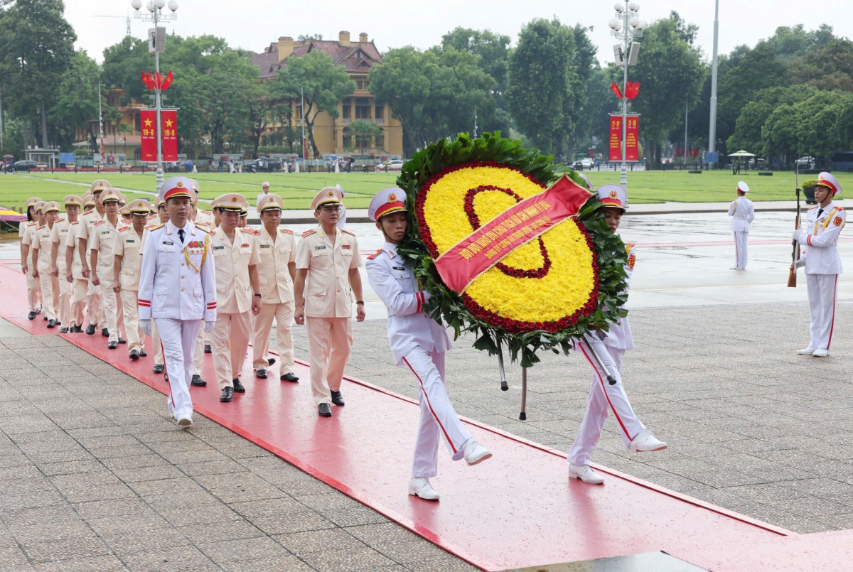 Lãnh đạo Đảng, Nhà nước vào Lăng viếng Chủ tịch Hồ Chí Minh nhân dịp Quốc khánh