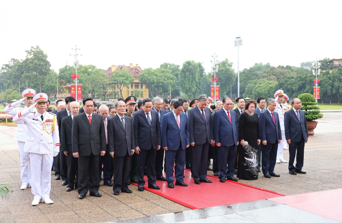 Lãnh đạo Đảng, Nhà nước vào Lăng viếng Chủ tịch Hồ Chí Minh nhân dịp Quốc khánh