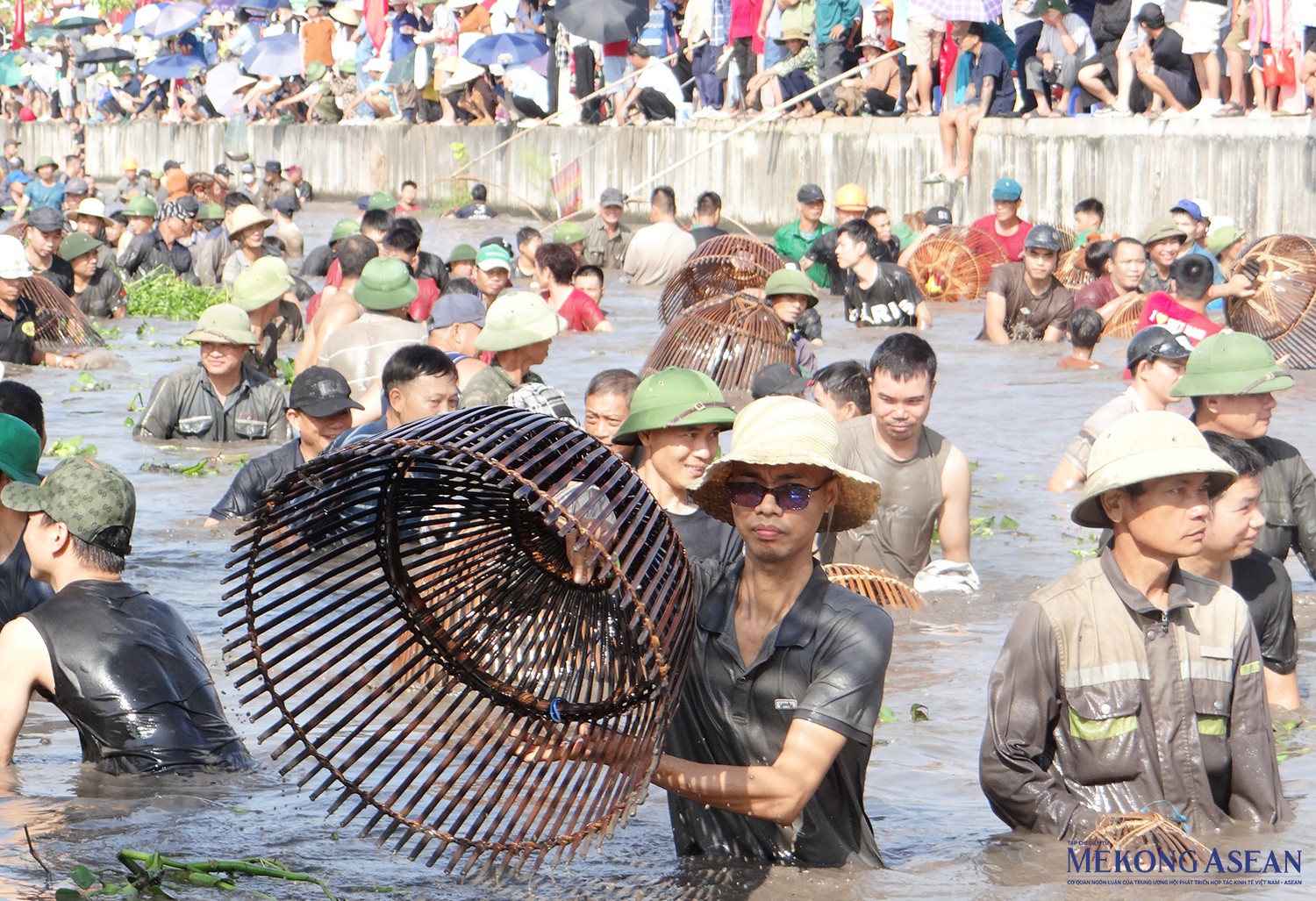 Các nơm thủ tham gia nhiệt tình, sôi nổi.