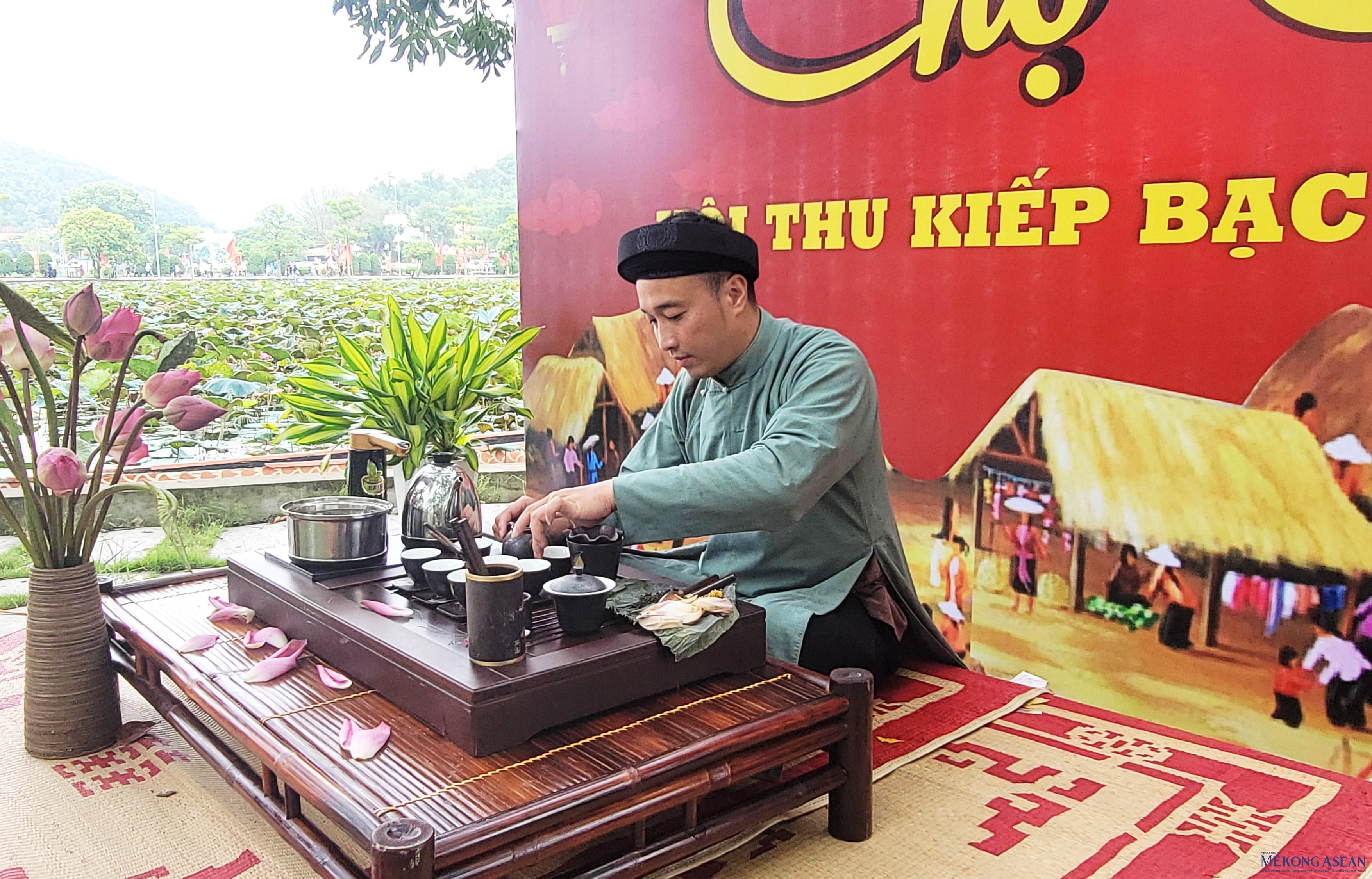 Tái hiện chợ quê tại di tích đền Kiếp Bạc ở Hải Dương Tái hiện chợ quê tại di tích đền Kiếp Bạc ở Hải Dương