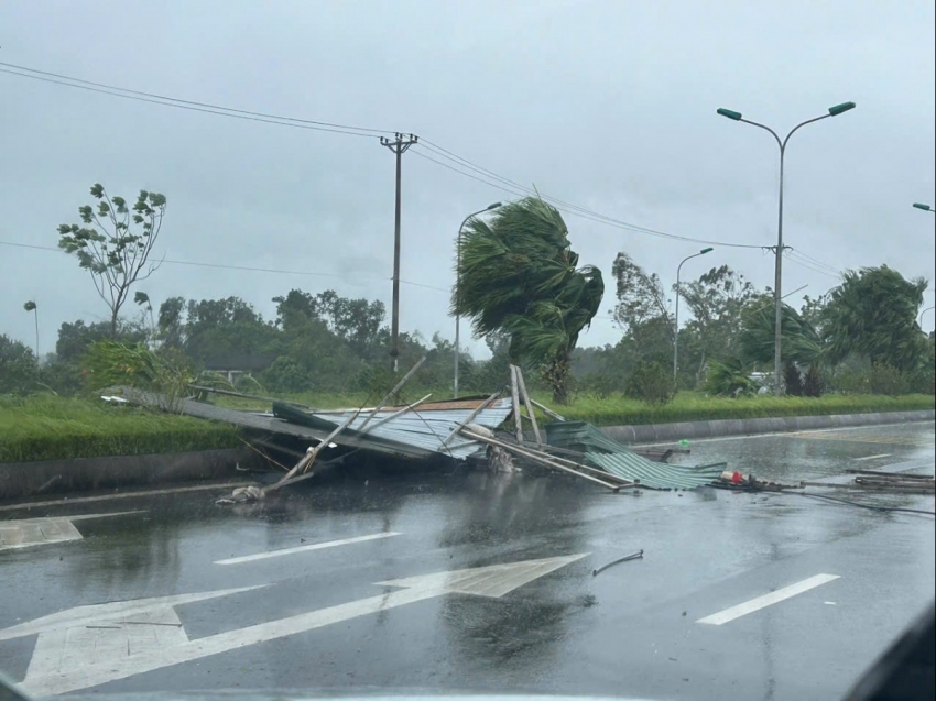 Hà Nội không có chủ trương cắt điện diện rộng do ảnh hưởng của bão