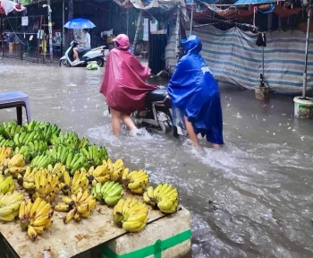 Hà Nội cảnh báo ngập sâu trên nhiều tuyến phố