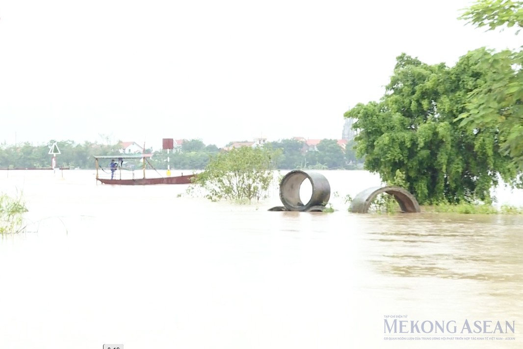 Mực nước sông Hồng tại địa bàn thành phố Hưng Yên.