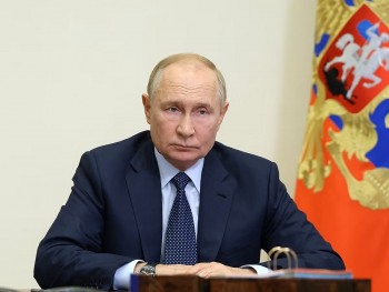 Tổng thống Nga Putin cảnh báo cứng rắn với NATO về vũ khí tầm xa