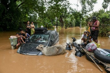 Số người chết do bão, lũ lụt tại Myanmar tăng lên 74 người