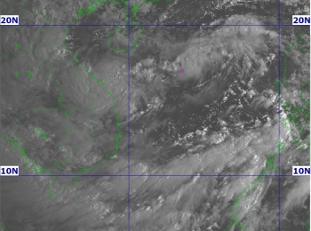 Áp thấp nhiệt đới cách quần đảo Hoàng Sa 220km