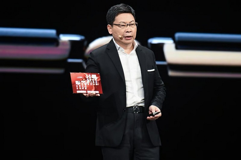 Ông Richard Yu Chengđong, Chủ tịch bộ phận Kinh doanh tiêu dùng Huawei, tại lễ ra mắt Mate XT ngày 10/9. Ảnh: Theo Xinhua.