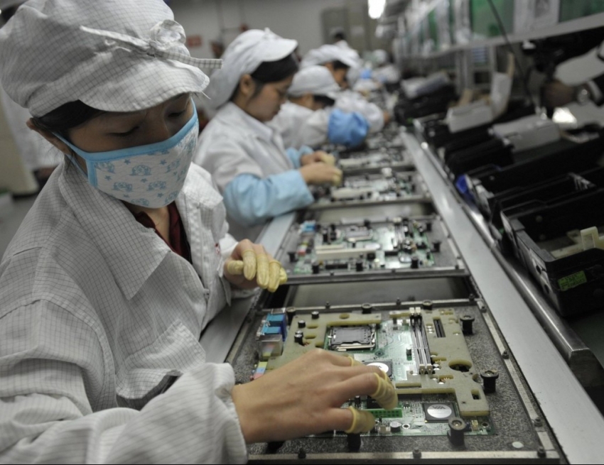 Foxconn đạt doanh thu vượt kỳ vọng nhờ AI