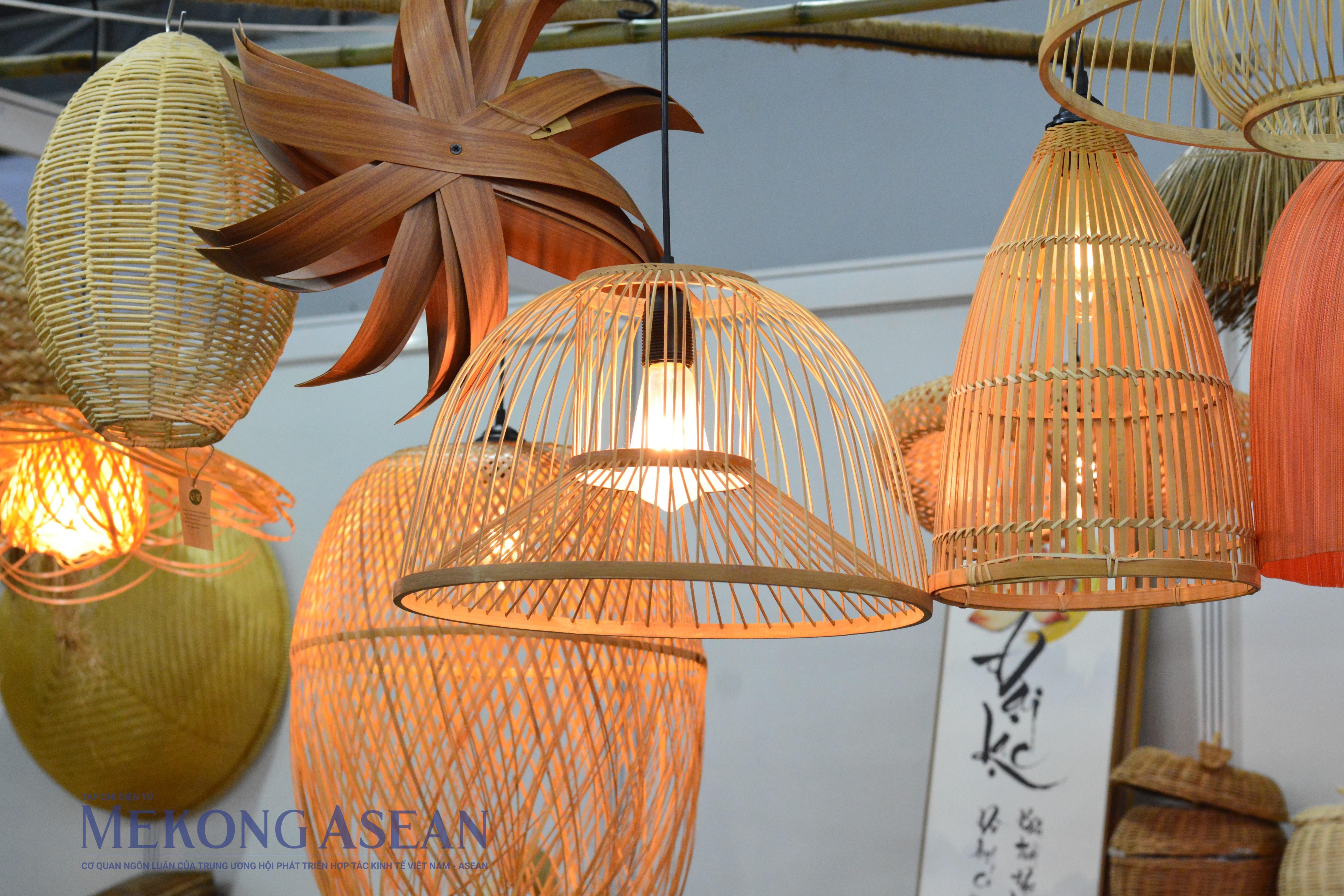 Quy tụ hàng trăm sản phẩm tại Festival làng nghề 2024 Quy tụ hàng trăm sản phẩm tại Festival làng nghề 2024
