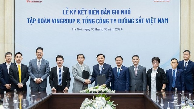 Vingroup hợp tác thúc đẩy chuyển đổi xanh với Tổng Công ty Đường sắt Việt Nam