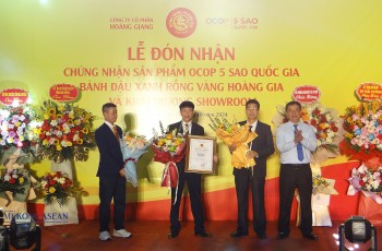 Hải Dương trao chứng nhận OCOP 5 sao đầu tiên cho bánh đậu xanh rồng vàng Hoàng Gia