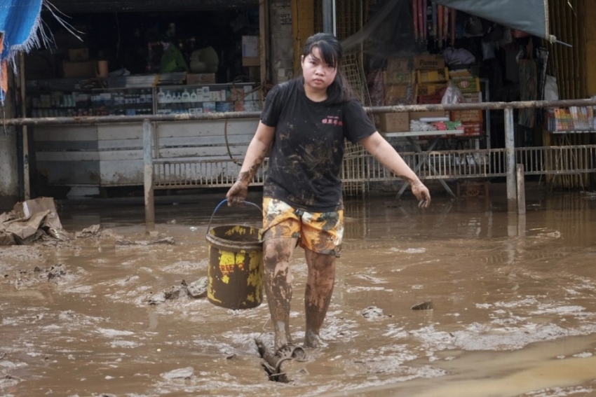 Bão Trà Mi gây lũ lụt tại nhiều khu vực Philippines