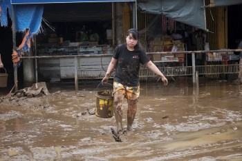 Bão Trà Mi gây lũ lụt tại nhiều khu vực Philippines