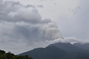 Núi lửa phun trào tại Indonesia khiến 6 người thiệt mạng