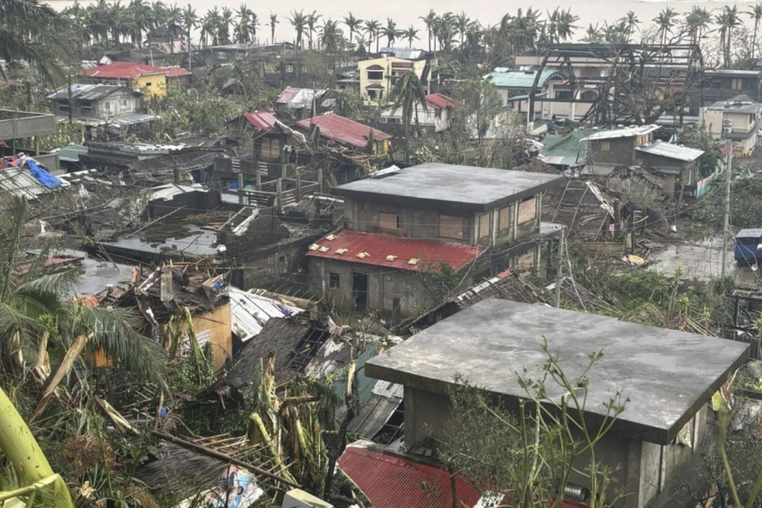 Bão Manyi phá hủy nhiều cơ sở hạ tầng tại Philippines