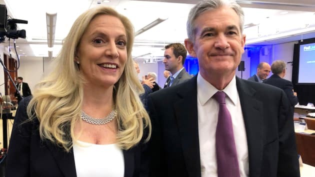 Chủ tịch FED Jerome Powell c&ugrave;ng Thống đốc FED Lael Brainard. Ảnh: Reuters