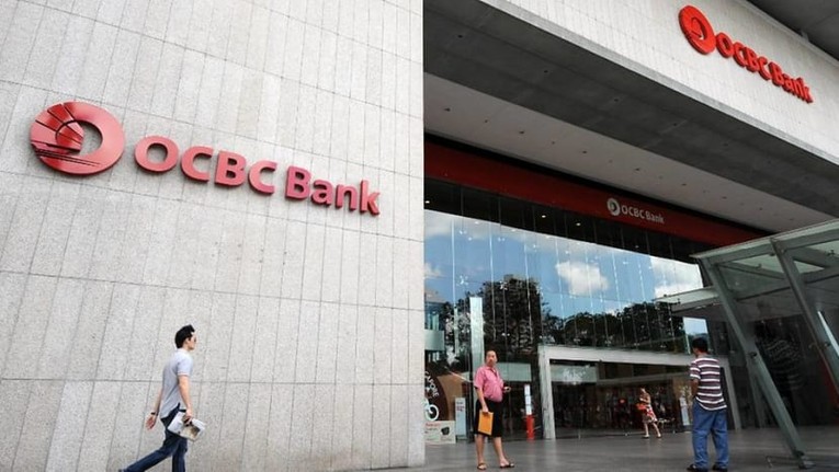 Trụ sở ng&acirc;n h&agrave;ng OCBC tại phố Chulia, Singapore. Ảnh: AFP