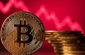 Bitcoin tụt xuống dưới mốc 33.000 USD, thị trường tiền số bốc hơi h&agrave;ng trăm tỷ USD