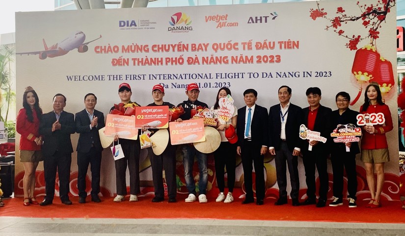 Đo&agrave;n kh&aacute;ch quốc tế từ Incheon (H&agrave;n Quốc) đặt ch&acirc;n đến Đ&agrave; Nẵng ng&agrave;y đầu năm mới 2023.