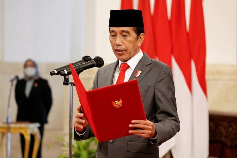 &Ocirc;ng Widodo từng bổ nhiệm Bộ trưởng Thương mại mới v&agrave;o lần cải tổ nội c&aacute;c hồi th&aacute;ng 6/2022. Ảnh: Reuters