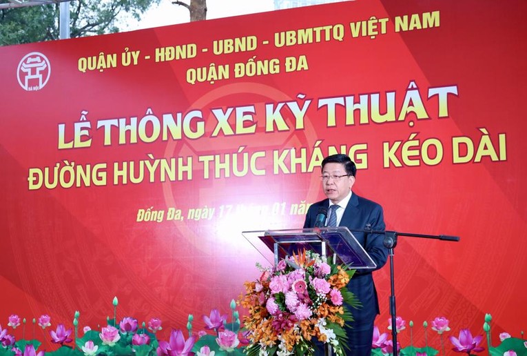 Ph&oacute; Chủ tịch UBND TP H&agrave; Nội Dương Đức Tuấn ph&aacute;t biểu tại buổi lễ.