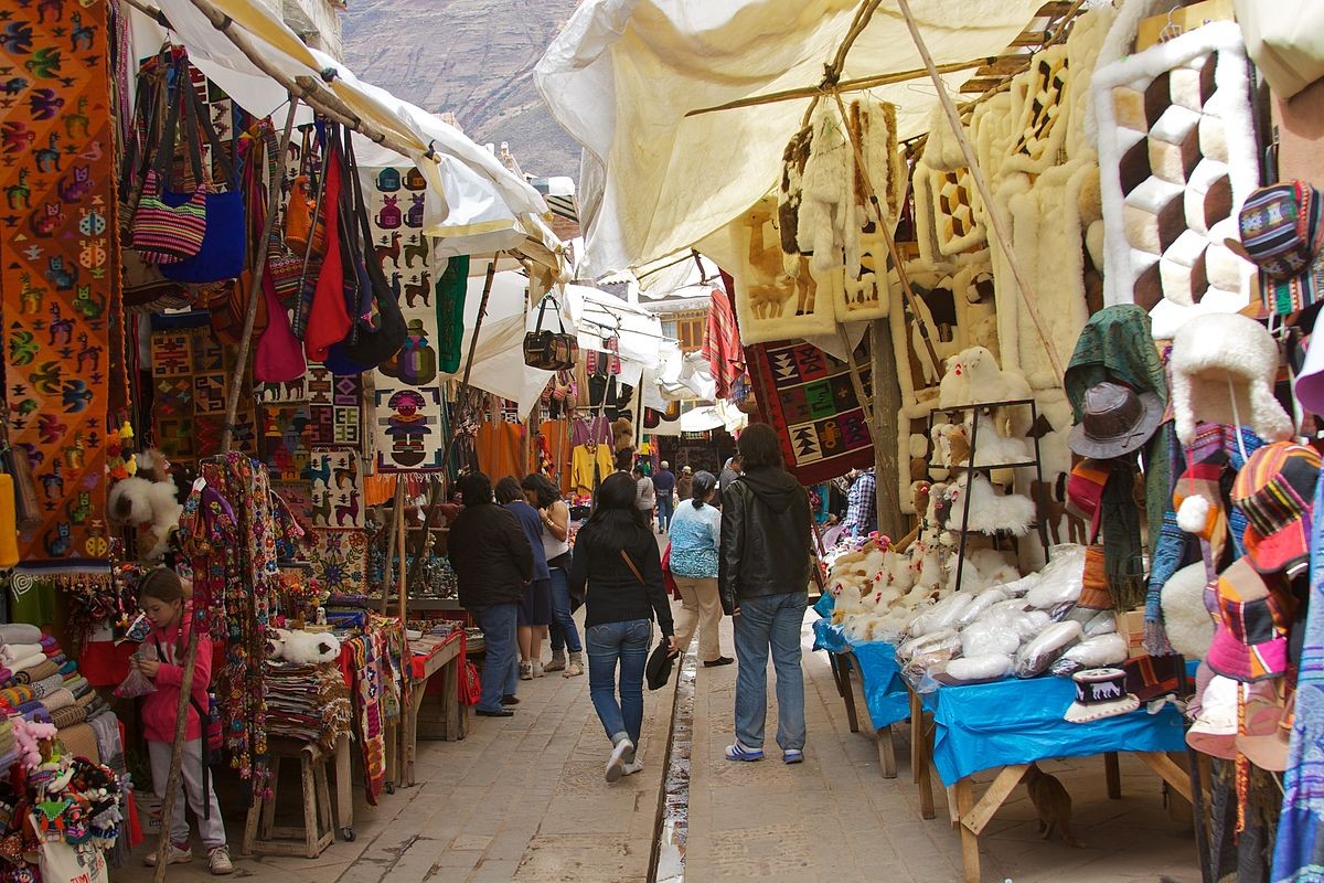 Một khu chợ tại Peru.