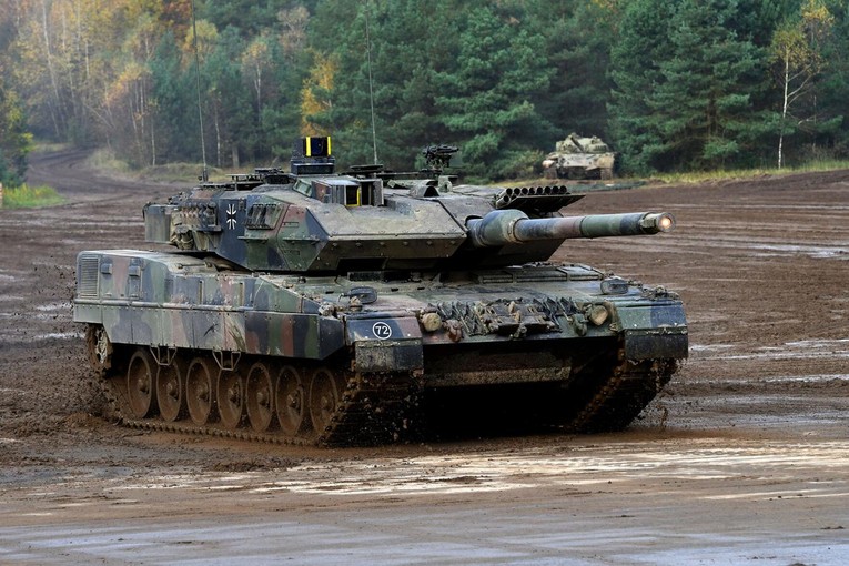 Đức tuy&ecirc;n bố sẽ gửi 14 xe tăng Leopard 2A6 cho Ukraine. Ảnh: AFP