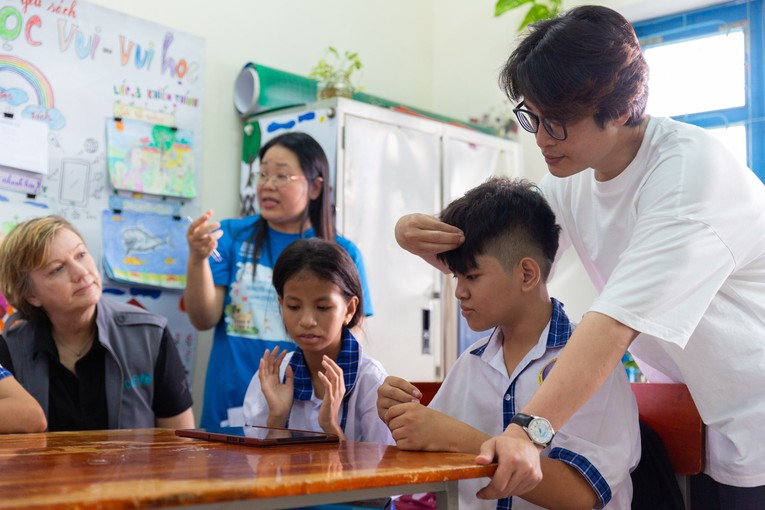 H&agrave; Anh Tuấn đồng h&agrave;nh c&ugrave;ng Masterise v&agrave; UNICEF trong &amp;amp;apos;Innovation for Children&amp;amp;apos;