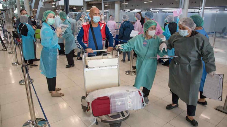 Du kh&aacute;ch quốc tế tại S&acirc;n bay Suvarnabhumi tại Bangkok, Th&aacute;i Lan. Ảnh: Getty Images