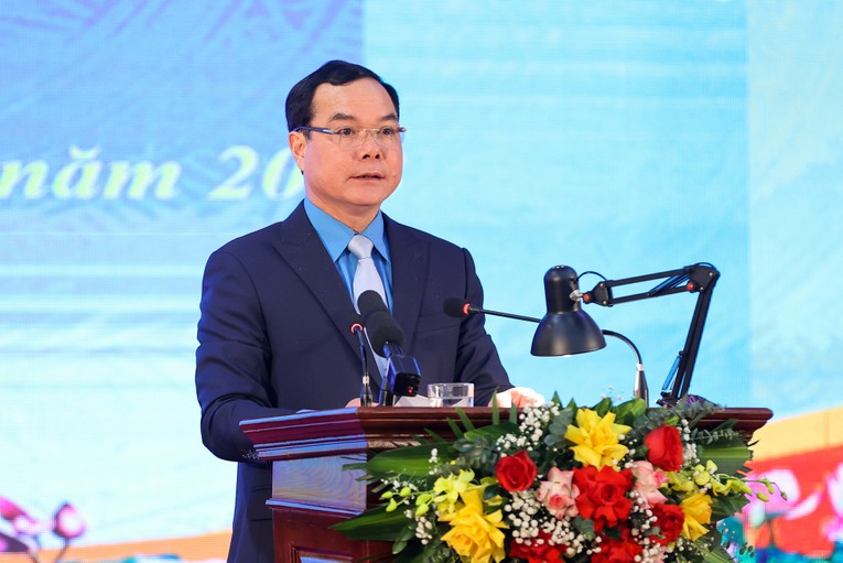 Chủ tịch Tổng Li&ecirc;n đo&agrave;n Lao động Việt Nam Nguyễn Đ&igrave;nh Khang.