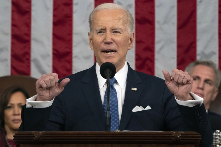 Tổng thống Mỹ Joe Biden c&oacute; b&agrave;i diễn văn Th&ocirc;ng điệp Li&ecirc;n bang trước Quốc hội. Ảnh: AP