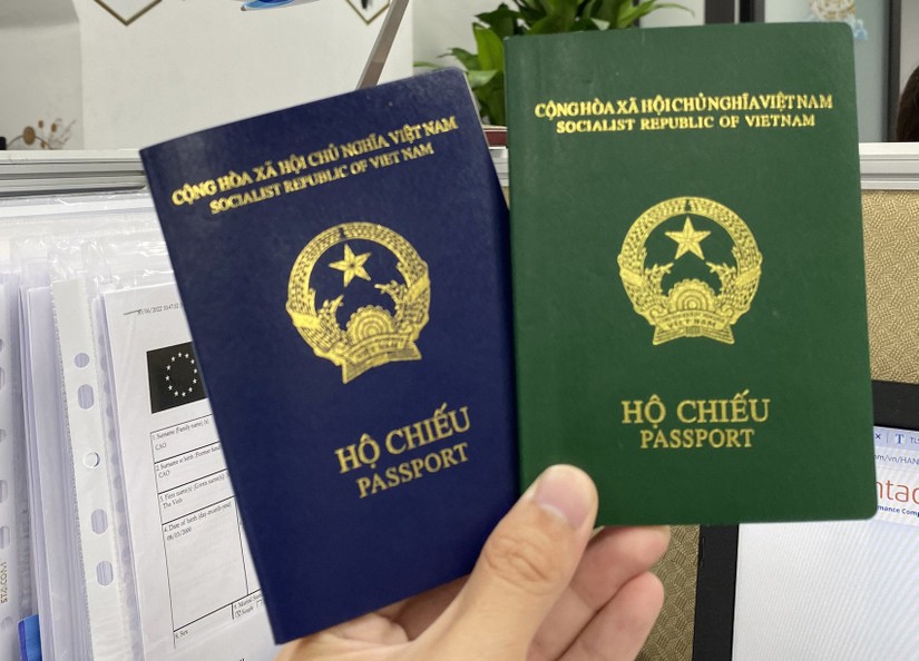 Đức c&ocirc;ng nhận hộ chiếu mới của Việt Nam, cấp lại visa d&agrave;i hạn